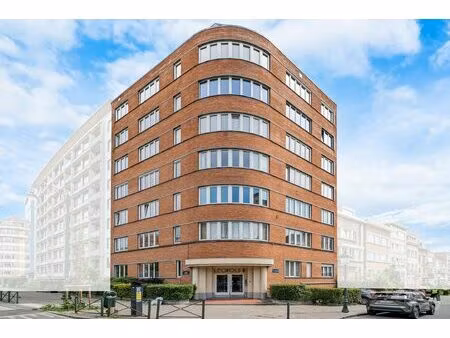 appartement te koop in sint-jans-molenbeek met 1 slaapkamer