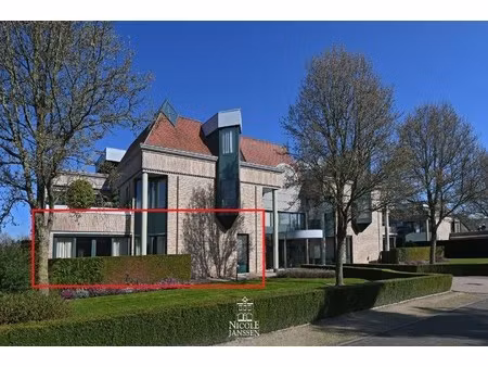 prachtig gelijkvloers appartement