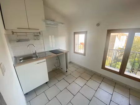 location appartement 1 pièce 23 m² à ollioules (83190)