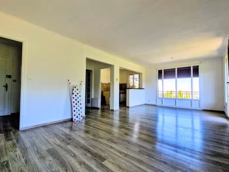 appartement 2 chambres balcon + garage