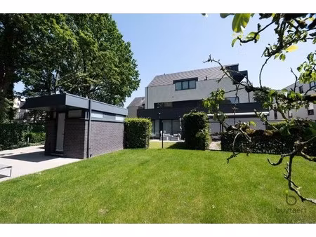 instapklaar gelijkvloers appartement met privé tuintje én gemeenschappelijk zwembad  sauna