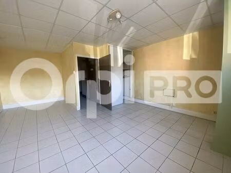 location entrepôt arnas 69400 92m²