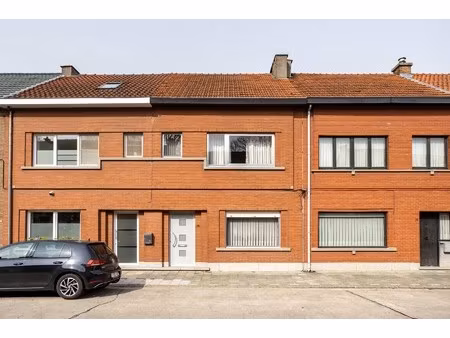 leuke op te frissen woning aan de stadsrand!