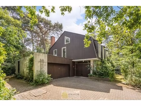 te renoveren woning met 5 slaapkamers op een prachtig perceel van 15a 75ca op een uitzonde