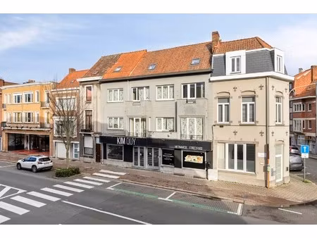 handelsgelijkvloers met bovenliggende woonst!