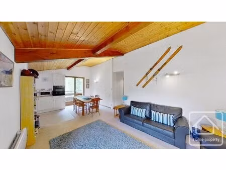 un spacieux appartement en duplex dans un emplacement recherché dans le quartier du petit.
