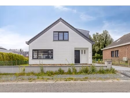 instapklare 4-gevelwoning met 2 slaapkamers gelegen te asse
