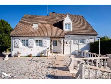 maison 8 pièces 160 m²