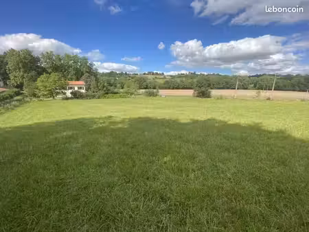 terrain 702 m² auriac sur vendinelle