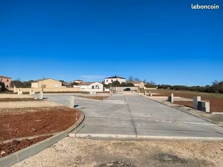 terrain 251 m² fons