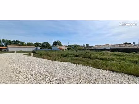 terrain 445 m² le chay
