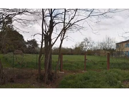 terrain 230 m² nailloux