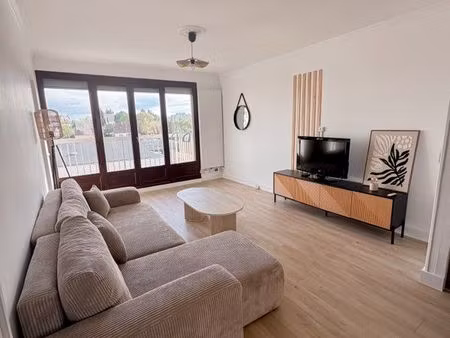 bel appartement t3 de 64m² – entièrement rénové – vue sur brou