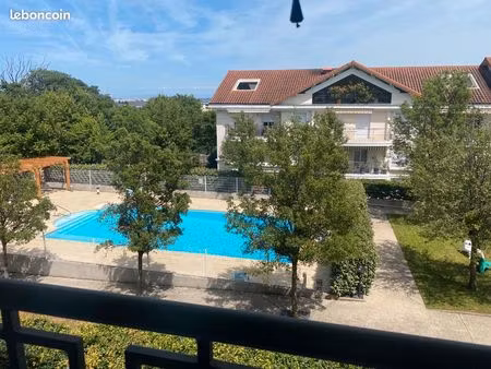 saint genis laval : duplex de 121 m2 dans résidence avec piscine