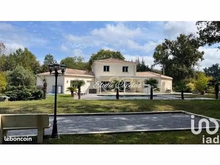 propriété 7 pièces 210 m²