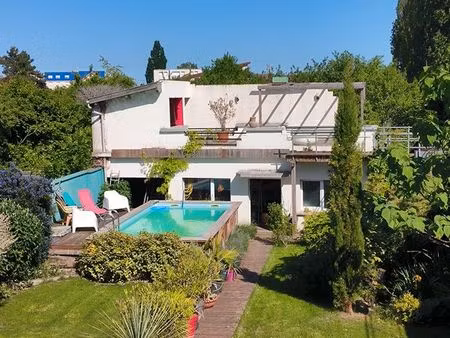 maison 10 pièces 320 m2