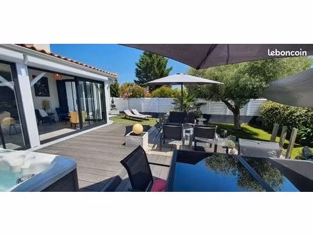 maison 7 pieces 142m2 à rochefort proche centre-ville