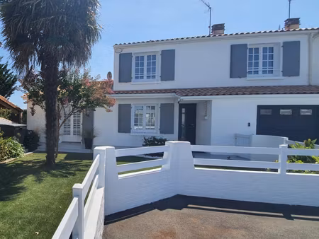 maison rochefort 4 chambres 1403m2 jardin et jacuzzi