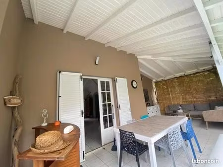 villa 4 pièces 95 m²