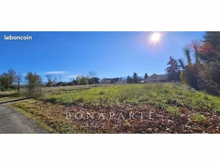 terrain 702 m² aressy