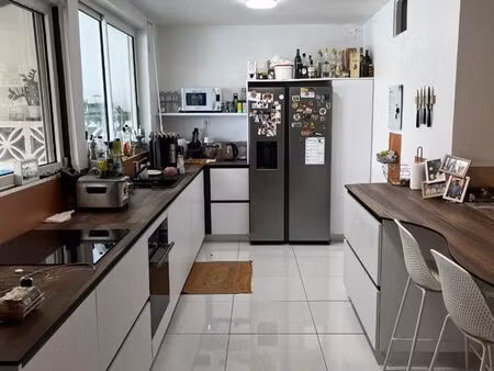 très beau duplex t4