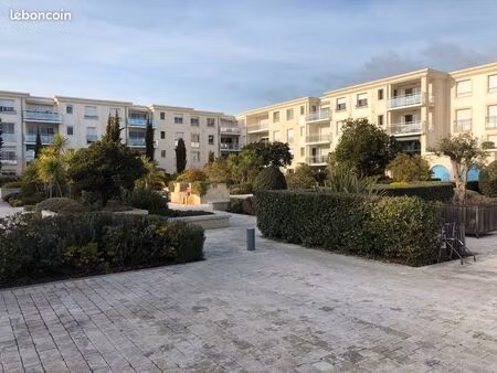 beau t3 avec terrasse et box