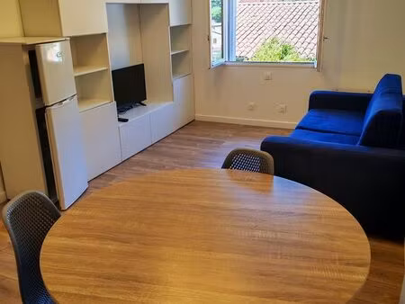 studio meublé refait à neuf