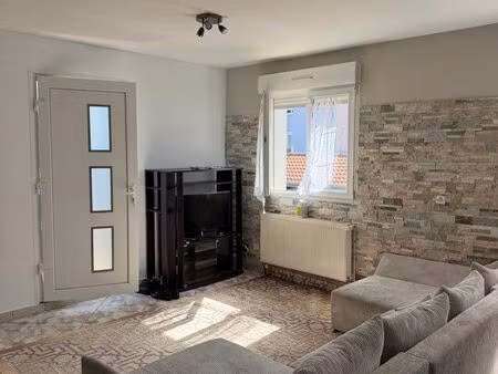 duplex meublé 120 m² – 3 chambres – jardin 130 m² – 2 places de parki