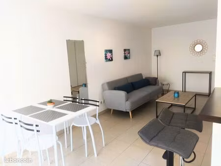 t2 meublé - parking - piscine
