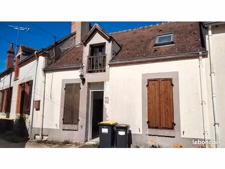 maison mitoyenne 1chambre  pas de jardin