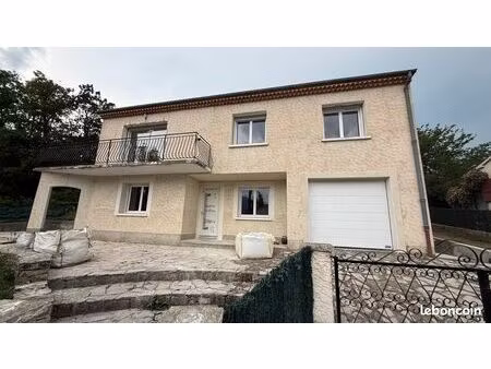 maison t4 entièrement rénovée en 2026 – 80 5 m² – jardin 300 m² – parking privatif – digne