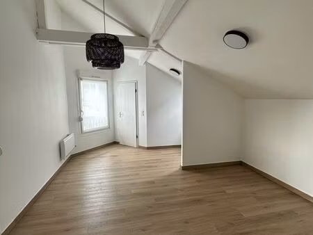 studio rénové idéalement situé