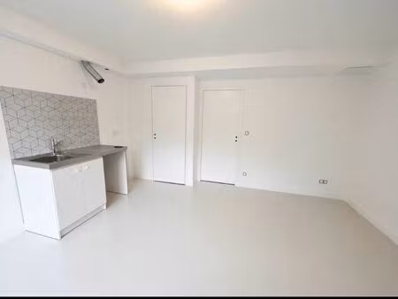 à louer bel appartement meublé - 750/ mois charges comprises eau électricité internet