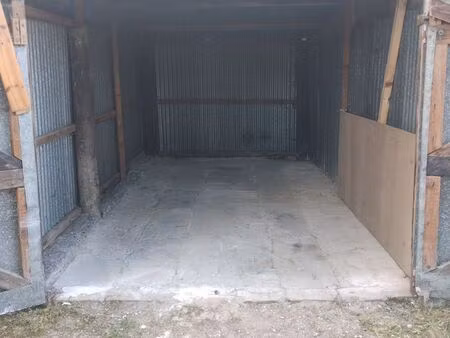 loue garage sol bétonné libre quartier saint acheul amiens 80   prix 71 par mois