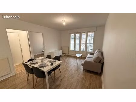 t2 meublé 47 m² lumineux avec balcon - parking - agen centre