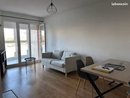 a louer joli t2 33m3 + terrasse