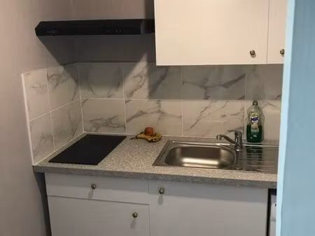 loue appartement meublé de 26m2 avec place de parking fermée