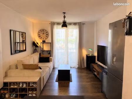 appartement t2 meublé avec balcon et piscine