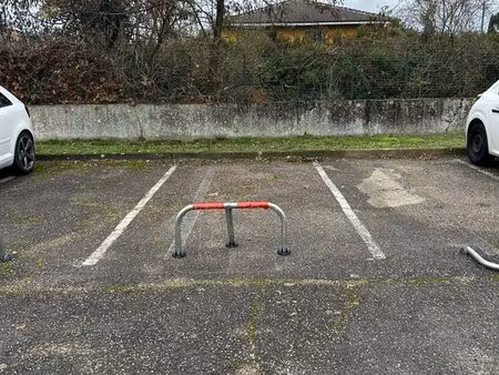 place de parking avec arceau à louer dans la résidence ''le bélier''