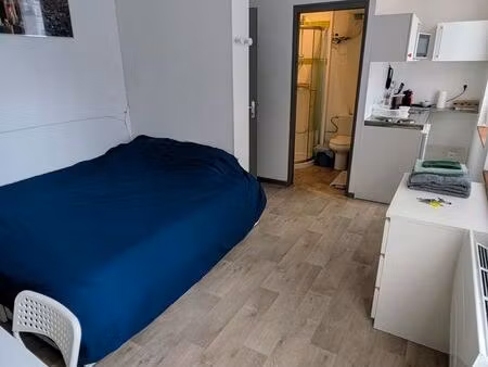 studio meublé neuf à 100m du métro + lave-linge + local à vélo