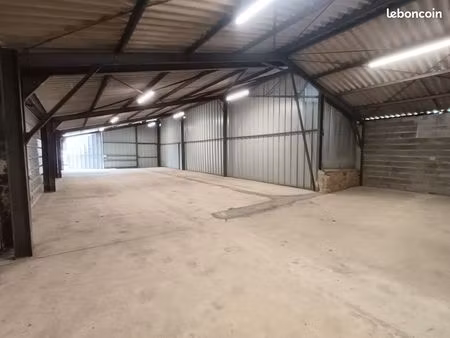 location hangars de stockage & places hivernage (camping-car / bateau)