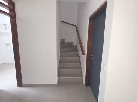villa 4 pièces 95 m²