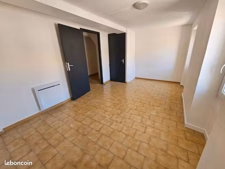 loue maison de village f4 a l'année