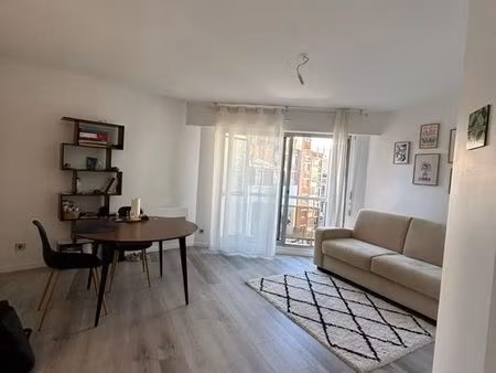 studio lumineux
