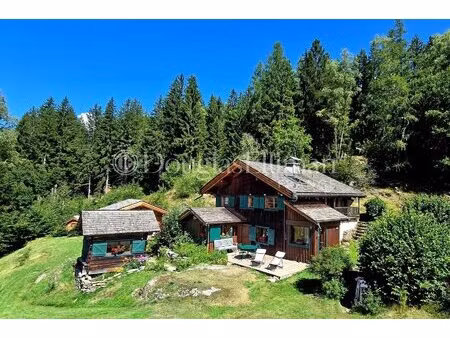 les houches - un charmant chalet situé dans sa propre clairière dans les bois au sommet du