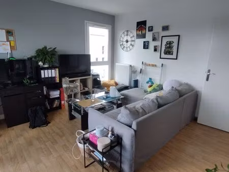 2 pièces 45 m2 résidence proche rer