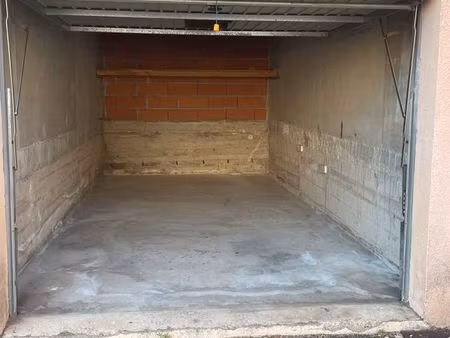 à louer garage en résidence sécurisée