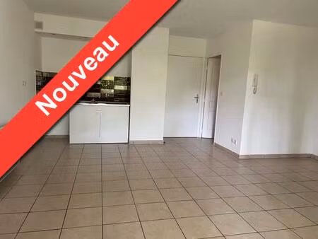 location appartement 3 pièces 53m² brignoles 83170