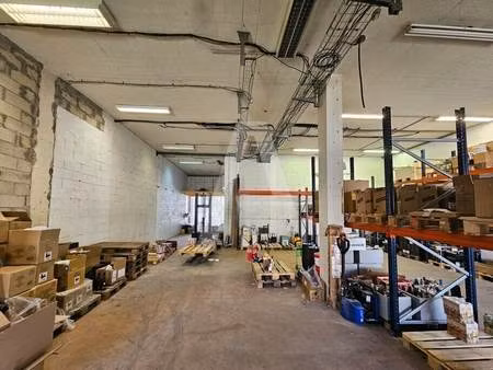 location entrepôt buc 78530 183m²