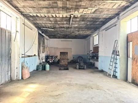 location entrepôt 124 m²